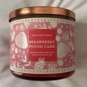 Bath & Body Works Strawberry Pound Cake Candle